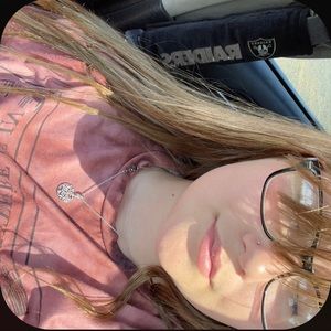 Meet your Posher, Capryce